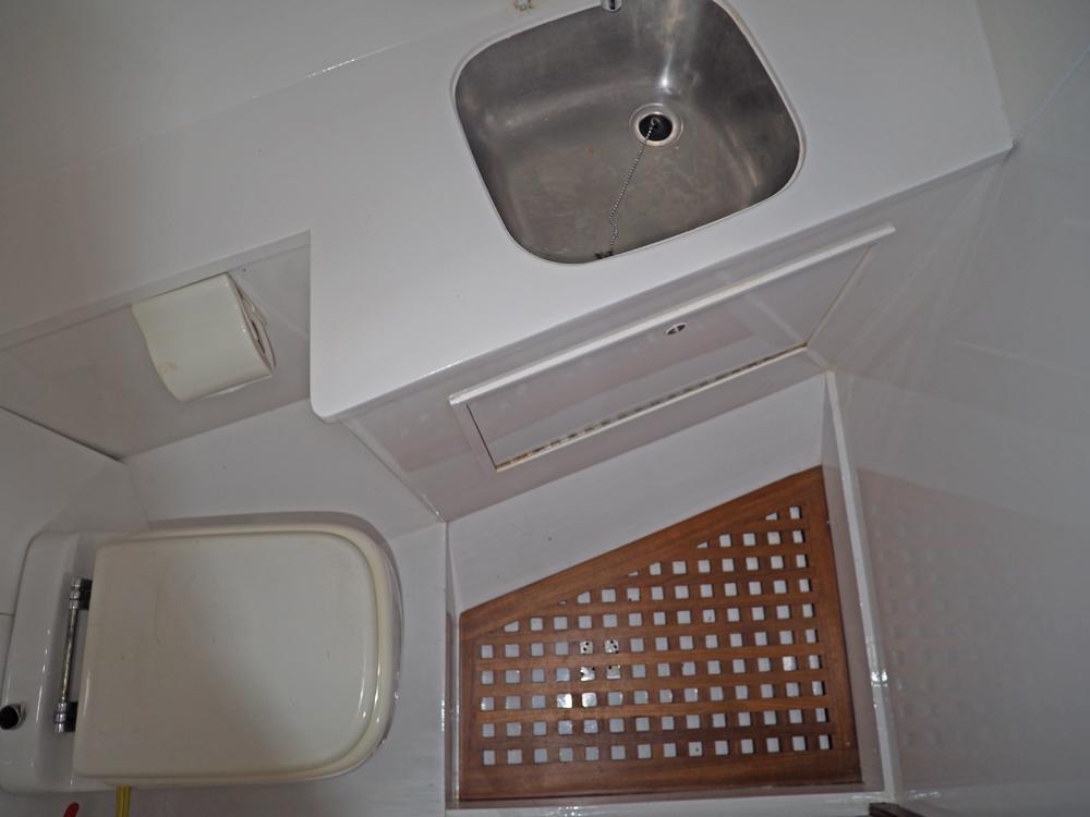 Cabin en avant, H&eacute;bergements